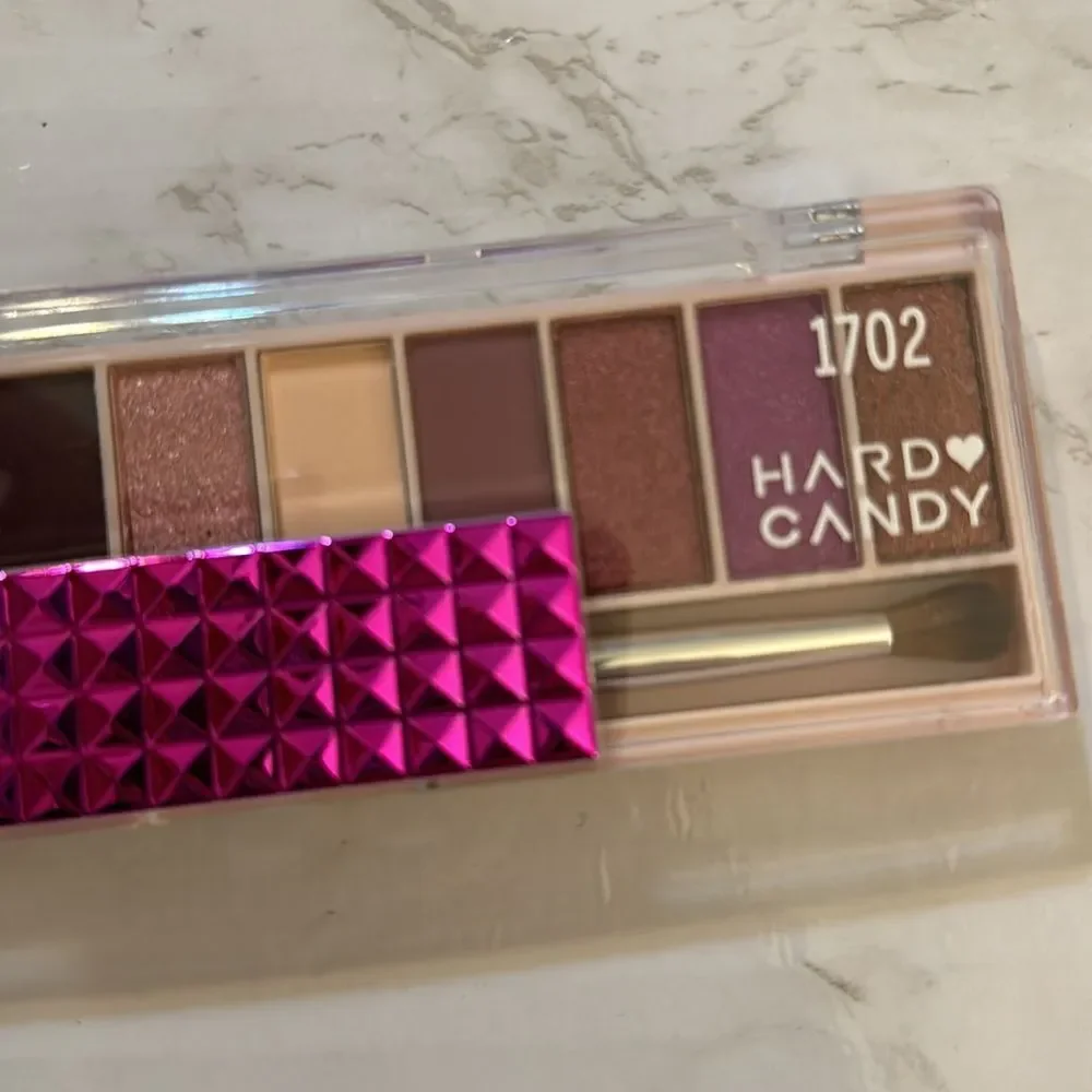 Hard candy eyeshadow palette berry delish and velvet paint pigments bundle